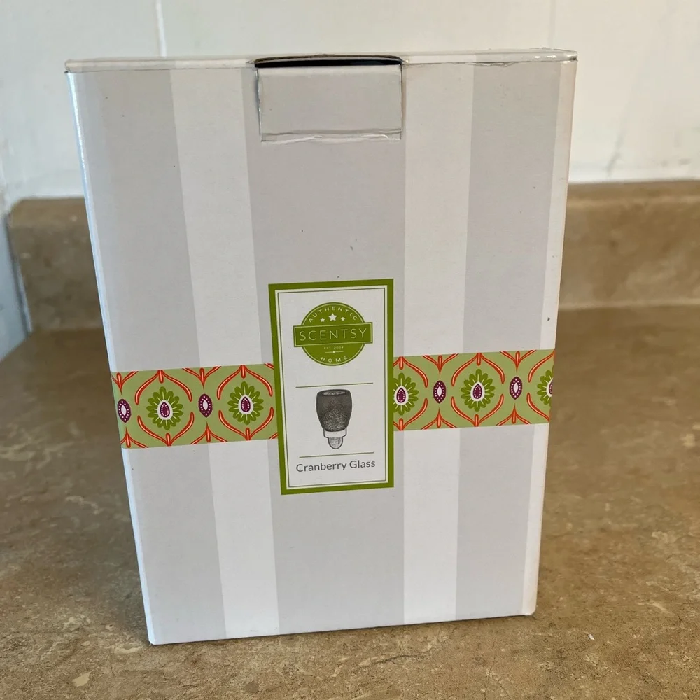 Scentsy Cranberry glass wall warmer